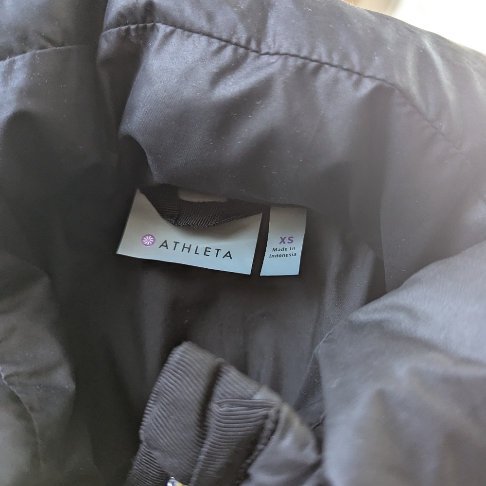 Athleta Responsible Down Black Quilted Puffer Jacket - Picture 4 of 5